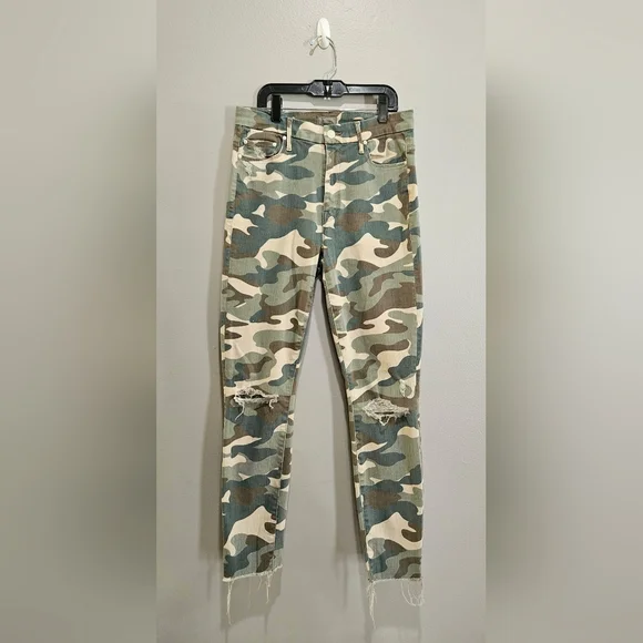 MOTHER Camo High Waisted Looker Ankle Fray - Picture 3 of 12